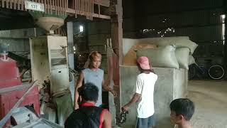 kiskisan Ng palay rice mill [upl. by Eednyl]