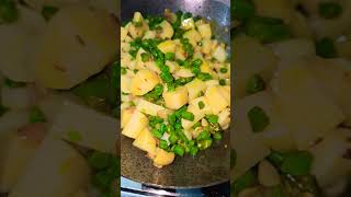 aalu aur bins ki simple si recipe 😋 👍🫶🙏 [upl. by Eamaj]