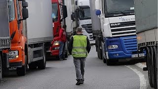 Les routiers de lEst contre le salaire minimum français et allemand [upl. by Byrne]