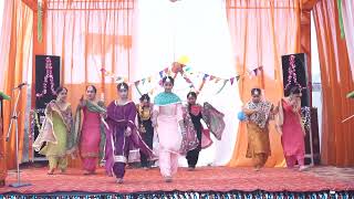 Kamaal ho gaya song beautiful dance by girls at Guru Nanak International Public School on Function [upl. by Terzas397]