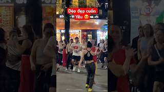 Bạn nữ nhảy dẻo đẹp cuốn hút tuyệt vời trên phố đi bộ Hồ Gươm dance giaitri xuhuong [upl. by Nohsar]