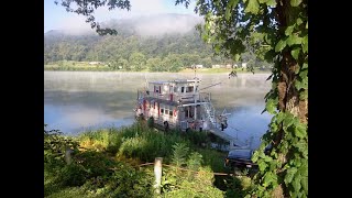 The sternwheel called quotMorning Gloryquot [upl. by Carlotta]