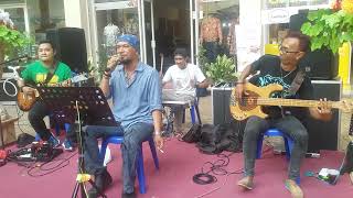 Dont Look Back Anger OASIS cover by Pengamen Tempat Hiburan [upl. by Amasa]