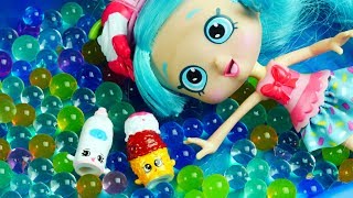 Shopkins  Basen z kulkami  Bajki dla dzieci [upl. by Ahsiloc]