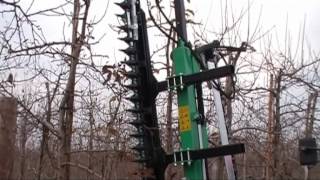 Listwa tnąca FAMA CMA 250PAKROL cięcie jabłoni apple orchard mechanical pruning machine [upl. by Milano820]