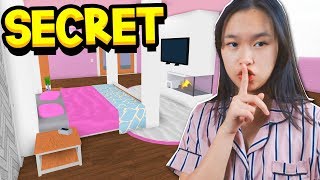 MY SECRET MANSION MAKEOVER REACTION Roblox Bloxburg [upl. by Helbonia]