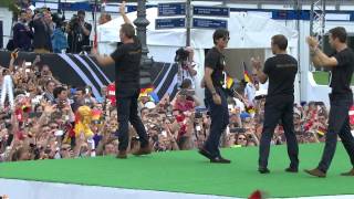 WM 2014  Empfang der deutschen Nationalmannschaft in Berlin [upl. by Carlyle874]