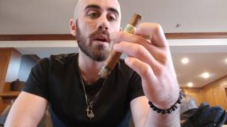 Cigar Review Macanudo Hyde Park Cafe Great 4 Newbies [upl. by Nnanaej]