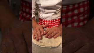 Scopri il segreto del calzone napoletano con Gino Sorbillo [upl. by Aramoiz774]