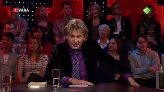 Matthijs van Nieuwkerk wordt niet goed bij De Wereld Draait Door 5 december 2011 DWDD [upl. by Hewett460]