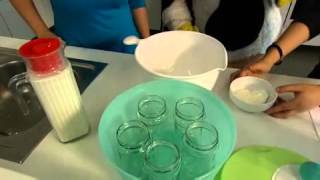 Experimente mit Milch [upl. by Nomit]