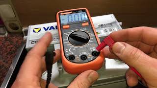 Gleichspannung PKW Batterie messen mit einem Multimeter Anleitung [upl. by Aramoix]