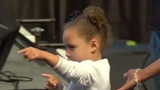 WATCH Riley Curry Gets Into DAB BATTLE with Fan at Dad Stephs Jersey Retirement [upl. by Yelnats]