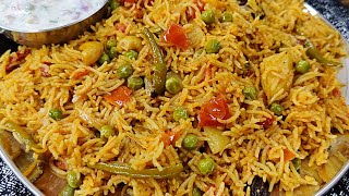 Masaledar Pulao Aise Banae Khane Wale Hath Na Rok Pae  Masala Pulao  Aloo Matar Pulao  Veg Pulao [upl. by Cadmar]