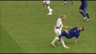 Falli Zidane testata a Materazzi [upl. by Sulienroc357]