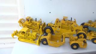 COLEÇÃO DE MINIATURAS CATERPILLAR 04 2017 LTM11200 CAT 631K CAT637K [upl. by Yahsan629]