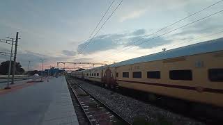 Signal not given WDP4 has to stop at satellite station of Haridwar Train in frame UdaipurRishikesh [upl. by Goodyear528]