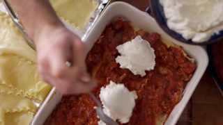 Barilla  Wavy Lasagne with Sausage amp Marinara Sauce [upl. by Cooperstein]