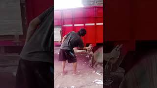 PENGECATAN TRUK BAK KAYU shorts karoseri truck trukbak youtubeshorts [upl. by Rolando]