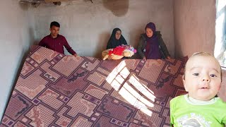 Nomadic house decoration carpeting Farhanazs bedroom with the help of grandmother and Peyman [upl. by Arhna]