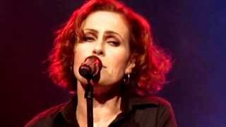 Alison Moyet Live in New York 2013 Ordinary Girl Reworked [upl. by Luahs]