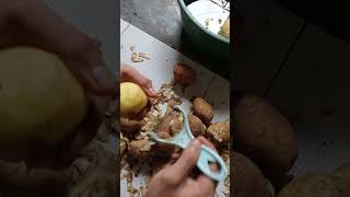 How to Peel Potatoes Like a Pro Chef cookingtips kitchenhacks potatopeeling [upl. by Stockwell]