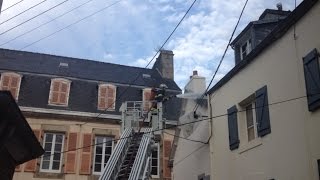 Les pompiers de Morlaix circonscrivent lincendie [upl. by Cleve]