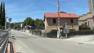 Passaggio a livello di via del Torrione  Civitanova Marche MC  Level Crossing  道口  踏切 [upl. by Meerak956]