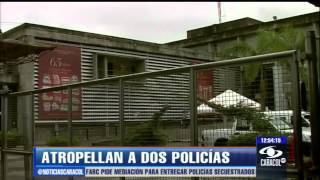 Agente de tránsito al parecer borracho atropelló a dos policías en Cali  Febrero 2 de 2013 [upl. by Orsa]