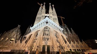 Sagrada Familia at Night l 360 Walkaround l Barcelona l Spain l 4K [upl. by Morvin]