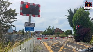 Bells Sandwich Woodnesborough Road Level Crossing Kent [upl. by Lanta]