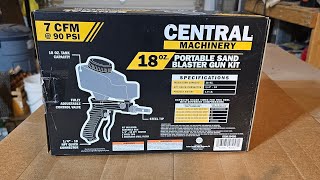 Central Machinery 18 oz portable sand blaster review Harbor Frieght unboxing and first use [upl. by Hussein]