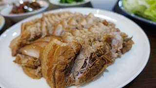 How to make Boiled Pork Slices Korean Suyuk  수육 [upl. by Melisse475]