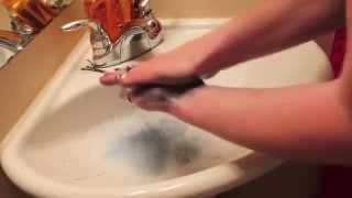 This May Smell Gross But Washes Hair Dye Right Off Your Hands [upl. by Malvin804]