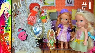 Anna and Elsa Toddlers Christmas Playing Ornaments  1 Toys and Dolls Stories [upl. by Leoline]