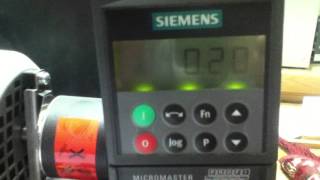 Siemens Drive Micromaster 440 Manual and Auto mode parameter setting [upl. by Milty40]