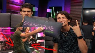 Emilio y Joaquin bailando pegaditos  Aristemo en Game time [upl. by Yrdnal283]