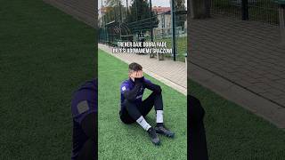 Trener pomaga prześladowanemu graczowi 🔥 piłkanożna football trener coach [upl. by Tonnie]