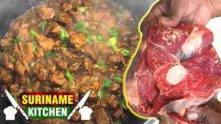 Surinaamse Vers Gesneden Geiten Vlees In Masala Kerrie  Fresh Cut Goat Meat In Masala Curry [upl. by Enahpets]