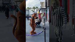 BEETLEJUICE SCARING SCOOBY DOO at Universal Studios Hollywood [upl. by Treva]