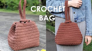 Стильная сумка из трикотажной пряжи крючком Fashion bag of T Shirt yarn Crochet English Subtitles [upl. by Hugibert]