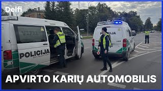 Tiesiogiai iš įvykio vietos apvirto karių automobilis nukentėjo trys žmonės [upl. by Merfe]