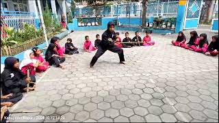 Kegiatn Ektakulikuler Pencak Silat SDN Jambuluwuk 02 [upl. by Yelsnya465]