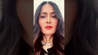 Salma Hayek pone en tendencia las canas en la semana de la moda de Paris [upl. by Ramuk]