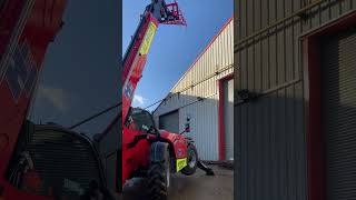 Our Manitou telehandler with a Roof Truss Jib attachment 🤩 manitou telehandler trending [upl. by Aztilay]