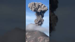 Day and night eruptions of Acatenango volcano in Guatemala [upl. by Carson]