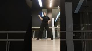 jennierubyjane Mantra dancechallenge dancecover mantrajennie mantrachallenge jenniekim [upl. by Victorine]