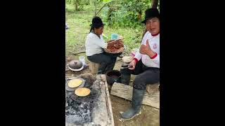 Tortillas de maiz caseras rellenas de queso [upl. by Becky532]