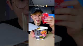 How boys eat like a boss [upl. by Gathers]