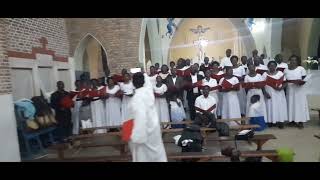 Chorale le bon berger RAMBURA nyuma ya missa isoza umwaka tedeum 2023 [upl. by Hgieloj]